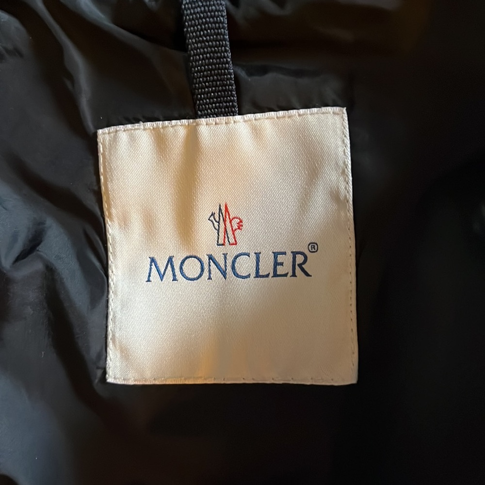 Moncler down puffer jacket - Picture 14 of 14